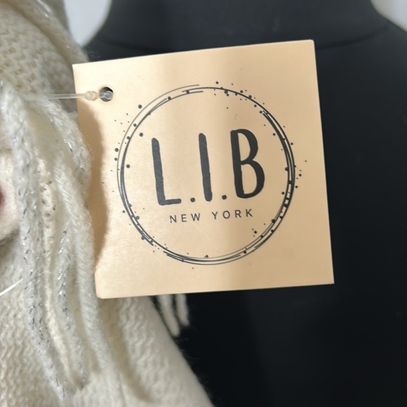NWT L.I.B New York Off White Faux Fur Collar Poncho OSFM - Picture 3 of 4